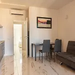 Youhosty - Montegani 2 Apartman Milánó