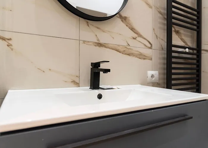 Youhosty - Montegani 2 Milánó