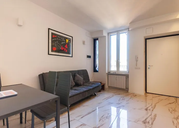 Youhosty - Montegani 2 * Milánó